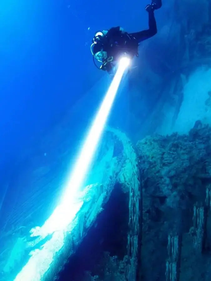 Linterna de buceo de alta potencia