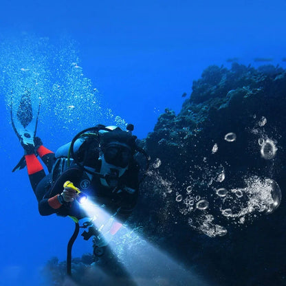 Linterna de buceo de alta potencia